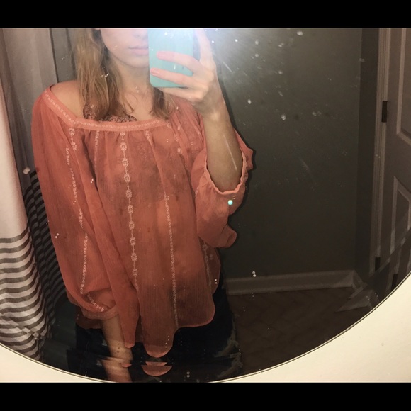 Flowy peach blouse - Picture 3 of 4